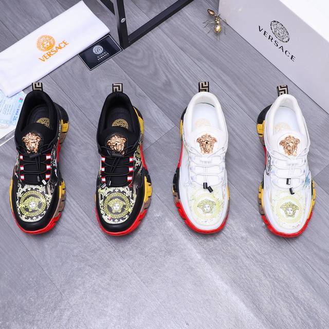 商品商标：Versace 范思哲 休闲鞋 正码码数: 38-44 商品材料：精选牛皮拼接原版印花鞋面 牛皮鞋垫 透气布里 原版大底